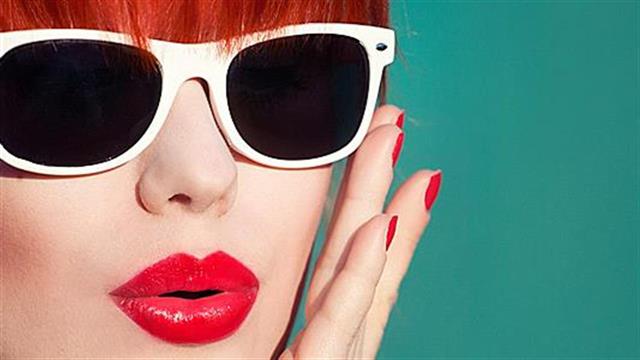 Γυαλιά ηλίου… ως προϊόν προσφοράς!