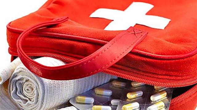 Κουτί πρώτων βοηθειών για τις διακοπές: Τι πρέπει να περιέχει;