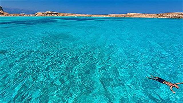 Ερημικές βουτιές: 7 νησάκια… δίπλα στα νησιά