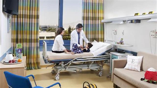 Κοχλιακό εμφύτευμα αποκαθιστά την ακοή σε παιδί 2 ετών