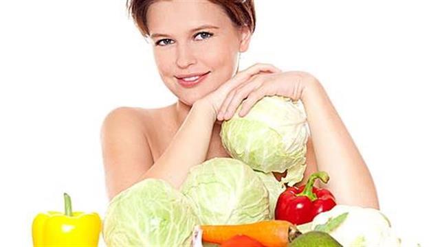 Ελκυστικότερο το λαμπερό, υγιές δέρμα από το μαυρισμένο