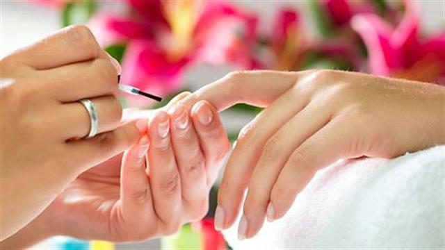 Μανικιούρ-πεντικιούρ: Τι πρέπει να προσέχουμε;