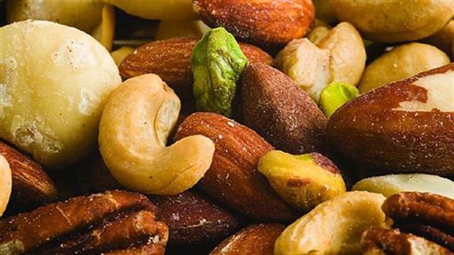 Η καθημερινή κατανάλωση ξηρών καρπών ωφελεί την υγεία