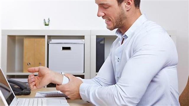 Έρευνα συνδέει την ημικρανία με το σύνδρομο καρπιαίου σωλήνα