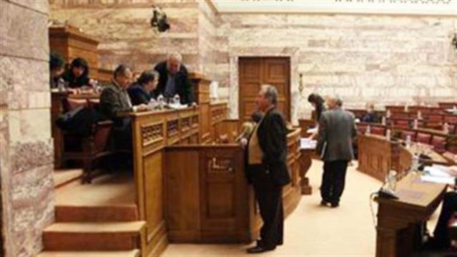 Πράσινο φως από τη Βουλή σε πέντε από τους επτά διοικητές ΥΠΕ