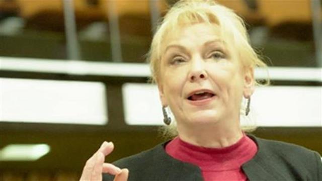 Πιπιλή για το ωράριο των φαρμακείων: Ο κ. Κουρουμπλής πάει την Ελλάδα 30 χρόνια πίσω