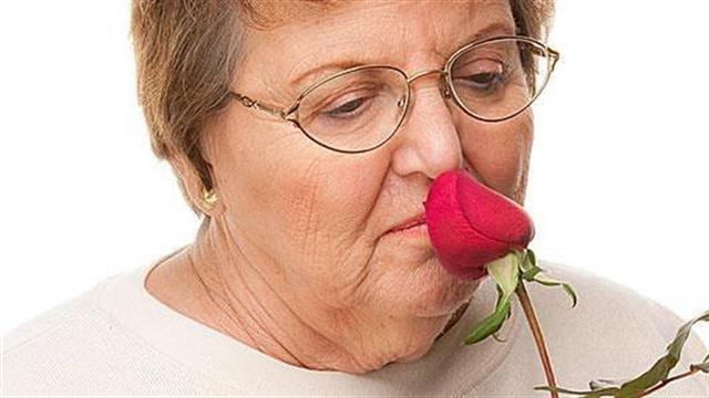 Μειωμένη ικανότητα όσφρησης συνδέεται με υψηλότερο κίνδυνο θανάτου