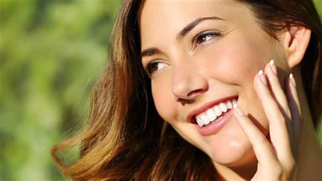 Αναβαθμίστε το πρόσωπο με οδοντιατρικές παρεμβάσεις