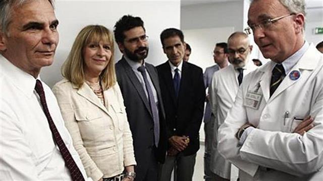 Στο νοσοκομείο “Ευαγγελισμός” και στο Κοινωνικό Ιατρείο Αθήνας ο Αυστριακός καγκελάριος