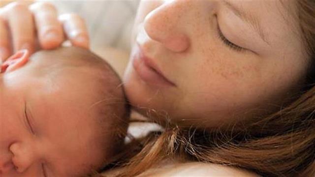 Επιλόχειος κατάθλιψη: Γιατί νιώθω θλίψη μετά τον τοκετό