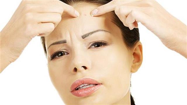 Η βιταμίνη Β12 σχετίζεται με την εμφάνιση ακμής