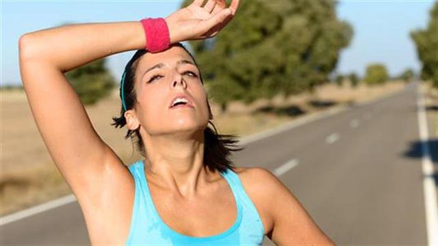 Αφυδάτωση: Συμπτώματα και παράγοντες που την προκαλούν