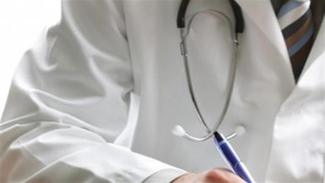 Γιατροί και φαρμακοποιοί σε ασθενείς: Με φειδώ η χορήγηση δίμηνων συνταγών φαρμάκων