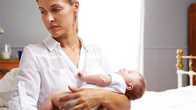 Επιλόχειος κατάθλιψη: Οι κίνδυνοι και η αντιμετώπιση