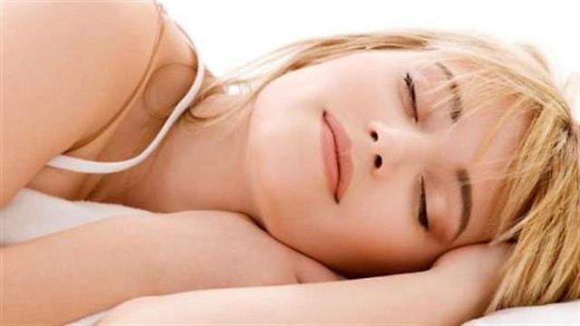 Όσοι κοιμούνται αργά αυξάνουν το βάρος τους