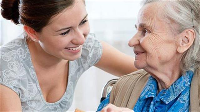 Η έλλειψη επαφής πρόσωπο με πρόσωπο αυξάνει τον κίνδυνο κατάθλιψης σε ηλικιωμένους