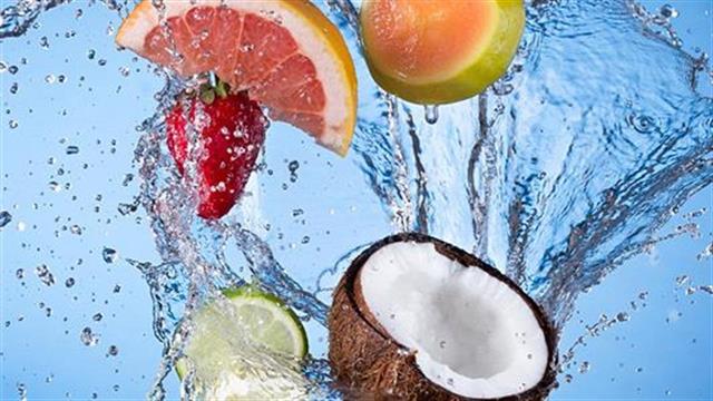 Πώς να δώσετε στο νερό σας ωραία γεύση