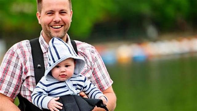 Και οι άντρες αντιμετωπίζουν άγχος και κατάθλιψη με τον ερχομό ενός μωρού