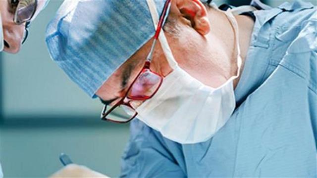 DePuy: Στους 23 οι εμπλεκόμενοι στο σκάνδαλο με τα ορθοπεδικά υλικά σε 114 δημόσια νοσοκομεία