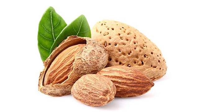 14 γραμμάρια αμυγδάλων την ημέρα ωφελούν την υγεία