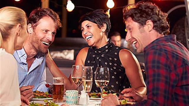 Πώς μπορώ να τρώω έξω όταν πάσχω από ελκώδη κολίτιδα;