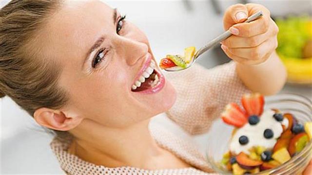 Εμμηνόπαυση: Συμβουλές για σωστή διατροφή