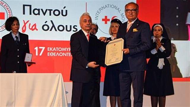 Απονομή Ανώτατης Τιμητικής Διάκρισης στον διεθνώς καταξιωμένο καρδιοχειρουργό Αυξέντιο Καλαγκό