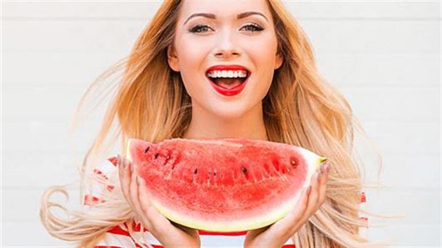 Ποιες τροφές κάνουν το δέρμα να λάμπει