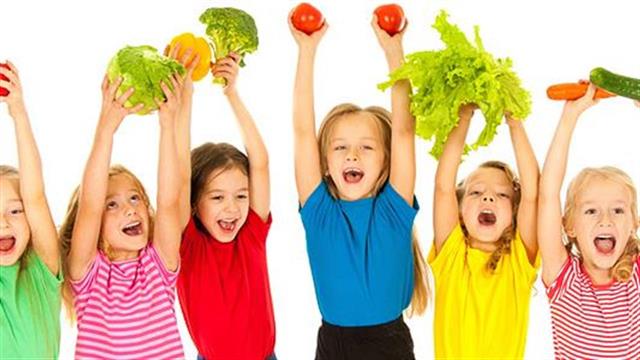 Ποιος είναι ο σωστός τρόπος να μιλήσουμε στα παιδιά για τη δίαιτα