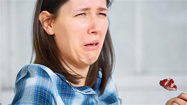 Ναυτία μετά το φαγητό: Πού οφείλεται και τι να κάνω;