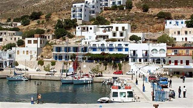 Φαντάρος γιατρός, χωρίς δικαίωμα συνταγογράφησης, εξυπηρετεί τους κατοίκους της Τήλου