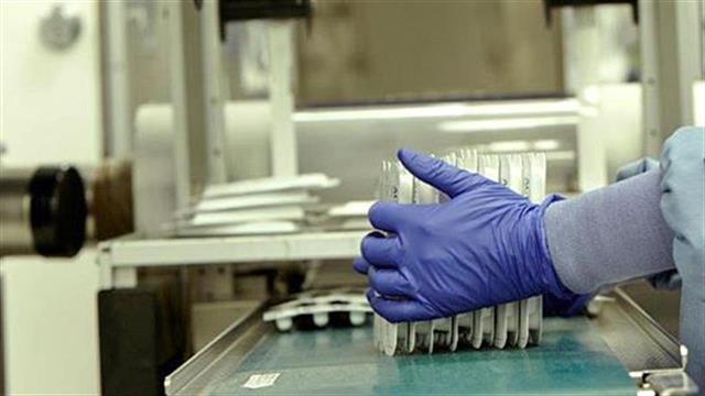 Η οξεική γλατιραμέρη 40 mg, χορηγούμενη 3 φορές την εβδομάδα εγκρίθηκε