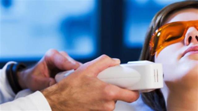 Εγκύκλιος υπουργείου Υγείας: "Όχι" στην αποτρίχωση με μηχανήματα λέιζερ σε κέντρα αισθητικής