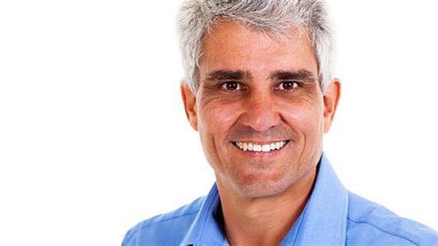 Έρευνα συνδέει τα γκρίζα μαλλιά με αυξημένο κίνδυνο καρδιοπάθειας