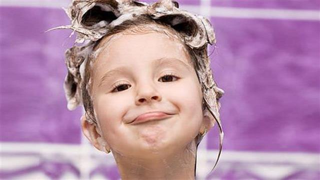 Ο θυρεοειδής στα κορίτσια μπορεί να επηρεαστεί από οικιακές χημικές ουσίες