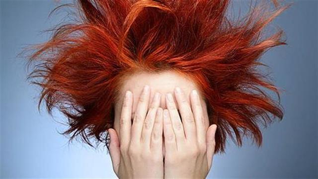 5 συνήθειες που καταστρέφουν τα μαλλιά μας
