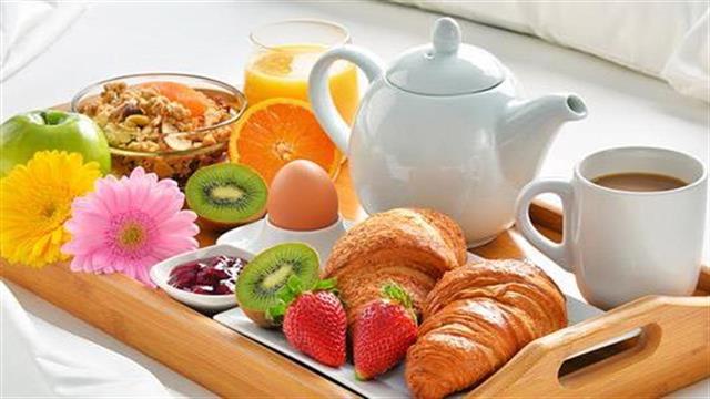 Πώς να μη χαλάσετε τη διατροφή σας στις διακοπές