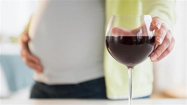 Το αλκοόλ στην εγκυμοσύνη και μετά τον τοκετό μπορεί να αποβεί μοιραίο