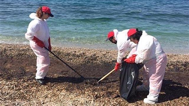 Οι Σαμαρείτες Διασώστες και  Ναυαγοσώστες του Ε.Ε.Σ. στις επιχειρήσεις απορρύπανσης
