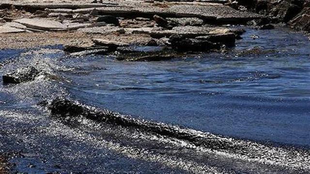 Υπουργείο Υγείας: Αναθεωρημένος κατάλογος ακτών της Αττικής όπου απαγορεύεται η κολύμβηση