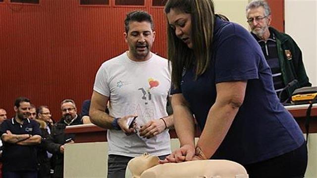 Με τη συμμετοχή 800 πολιτών έγινε το μεγαλύτερο σεμινάριο καρδιοπνευμονικής αναζωογόνησης στην Ελλάδα