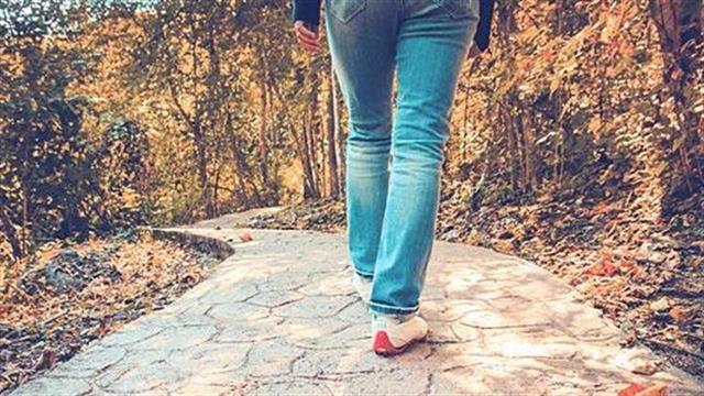 Έντονος περίπατος κατά του κινδύνου καρδιακής ανεπάρκειας στις ηλικιωμένες