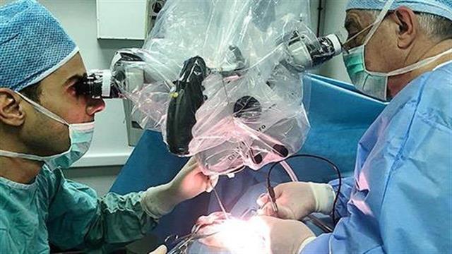 Νευροχειρουργικό μικροσκόπιο  στο “Αγία Σοφία”