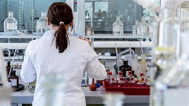 Στα κάγκελα οι εργαστηριακοί γιατροί - Εξοντωτικό και αναδρομικό clawback έως 70%