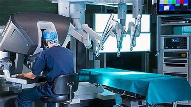 ΥΓΕΙΑ: H 1η στην Ελλάδα ρομποτική επέμβαση για καρκίνο ωοθήκης  με το τελευταίας γενιάς Σύστημα DaVinci Xi