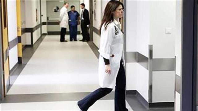 Ελπίδα και προβληματισμός για τις παρατάσεις συμβάσεων επικουρικών γιατρών και προσωπικού