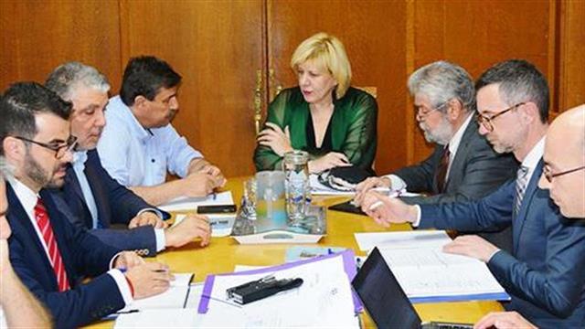 Εξηγήσεις από τον υπουργό Υγείας στην επίτροπο Ανθρωπίνων Δικαιωμάτων για τη λιτότητα