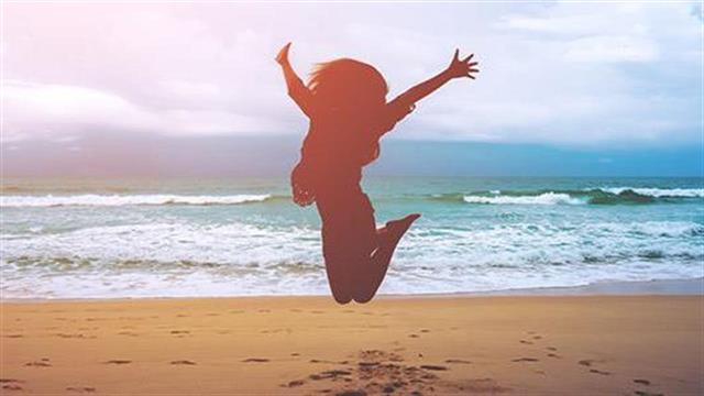 Αν αισθάνεστε νέοι μπορείτε να επιβραδύνετε τη γήρανση του εγκεφάλου σας