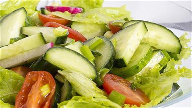 Τα καλύτερα και τα χειρότερα υλικά σε μία σαλάτα