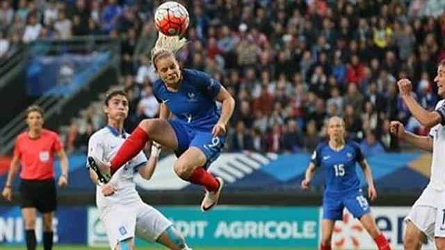 Ποδόσφαιρο: Πιο επικίνδυνες για τις γυναίκες οι κεφαλιές